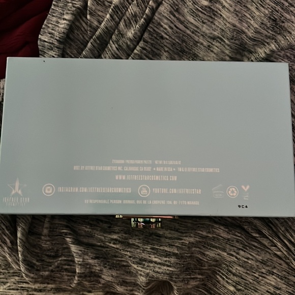 Jeffree Star Blue Bloods - Picture 2 of 4